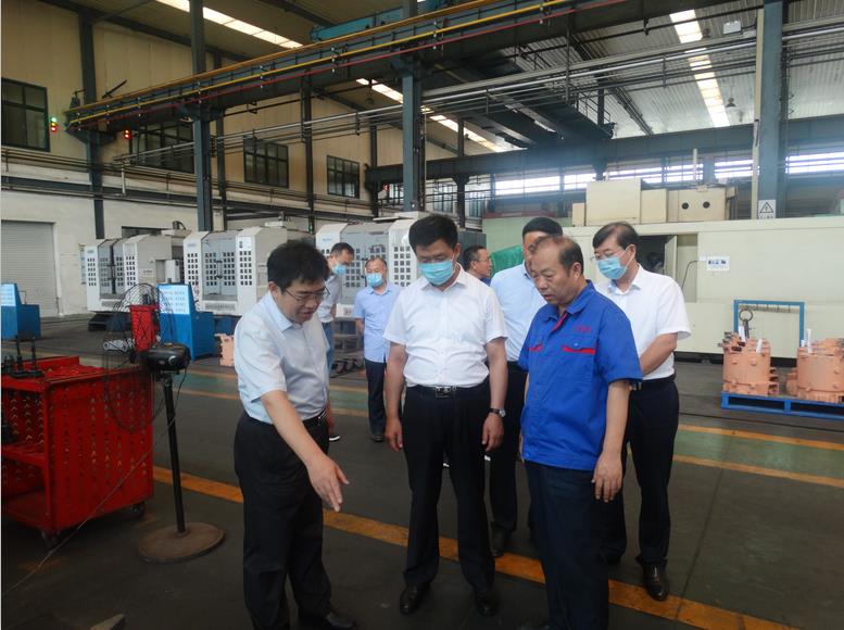 山东省工信厅领导到乐鱼官方(中国)总部调研指导工作