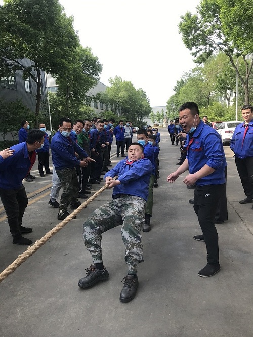 乐鱼官方(中国)总部组织开展“喜迎二十大、建功新时代”职工拔河比赛活动
